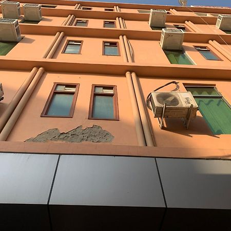 Hotel Noida Continental Exteriör bild