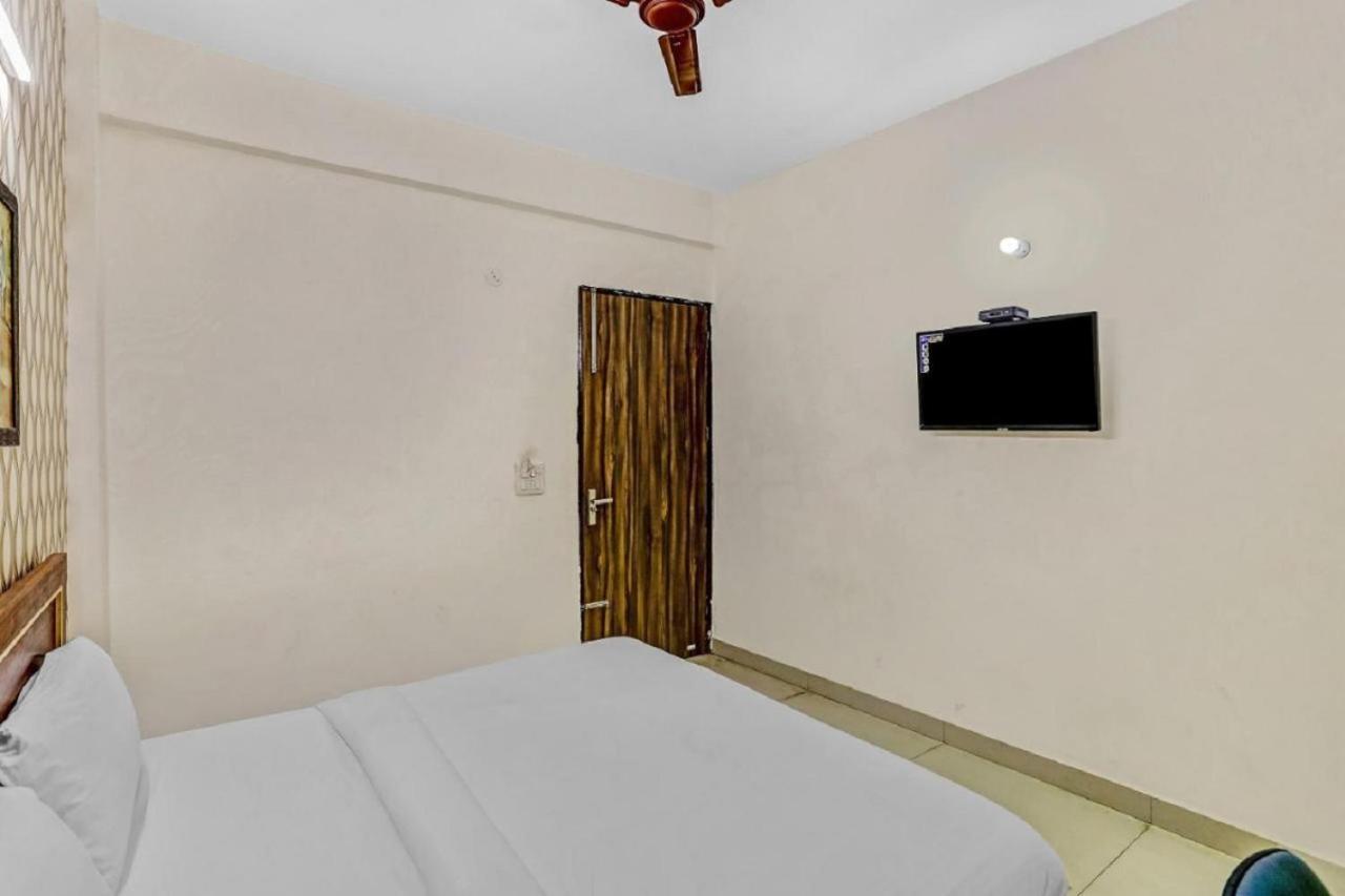 Hotel Noida Continental Exteriör bild