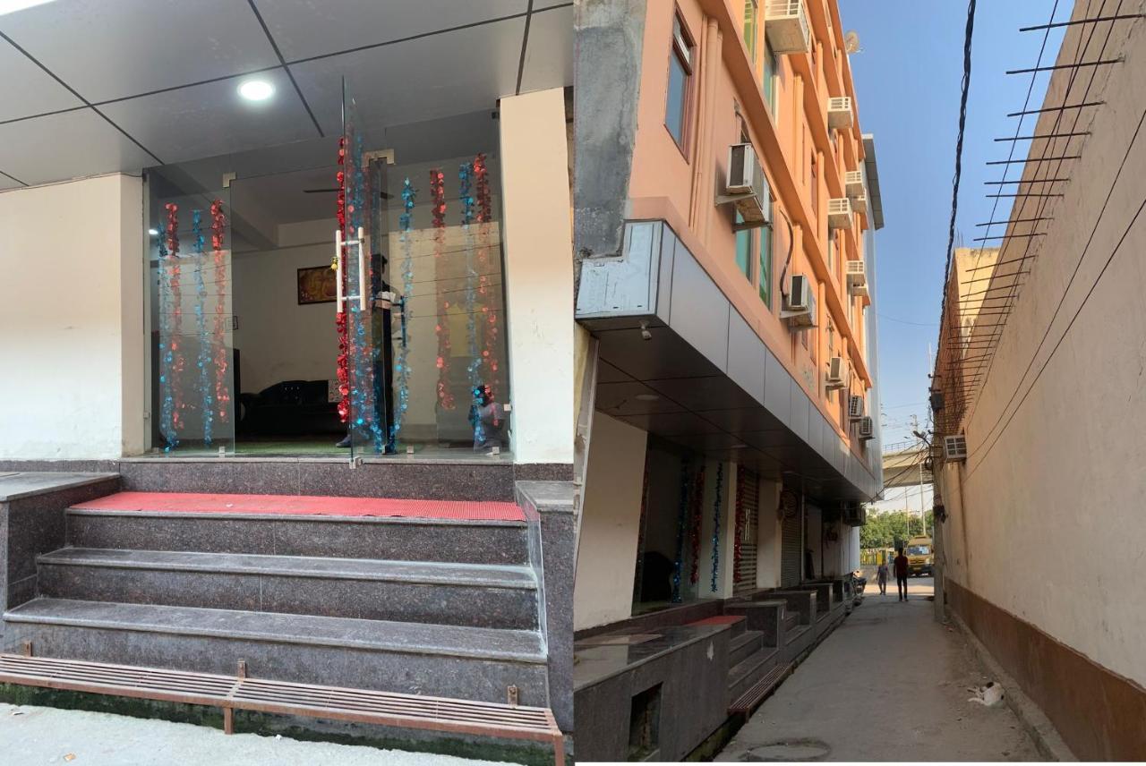 Hotel Noida Continental Exteriör bild