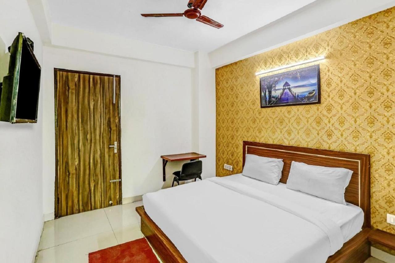 Hotel Noida Continental Exteriör bild