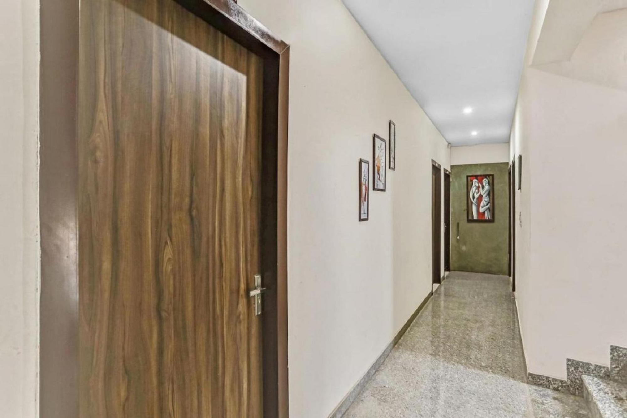 Hotel Noida Continental Exteriör bild